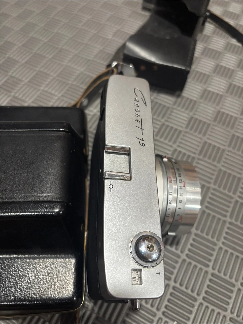 Vintage Bell&Howell Canon Canonet 19 35mm Camera with 45mm f/1.9 lens- Untested
